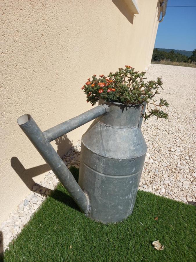 A Ventoux Yourte Monieux Eksteriør billede