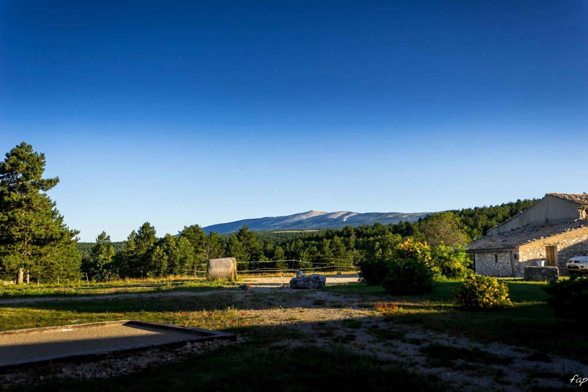 A Ventoux Yourte Monieux Eksteriør billede